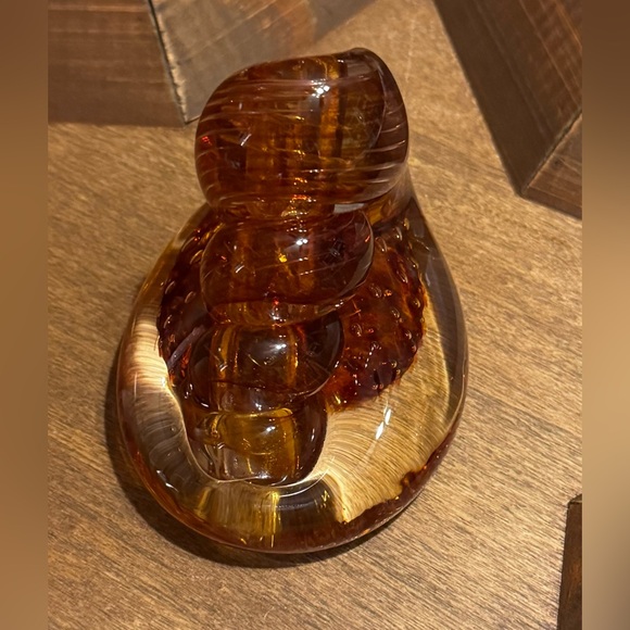 Thames Glass Amber/cognac Shell Paperweight 🐚 - Picture 10 of 14